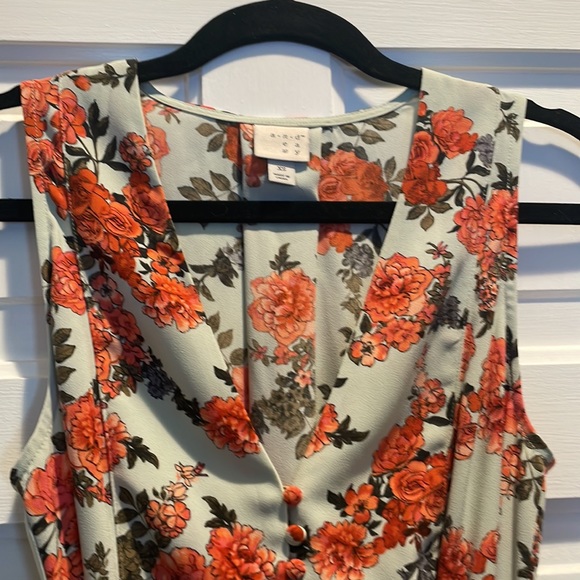 A New Day Floral Dress in Mint Green and Coral - Picture 3 of 6